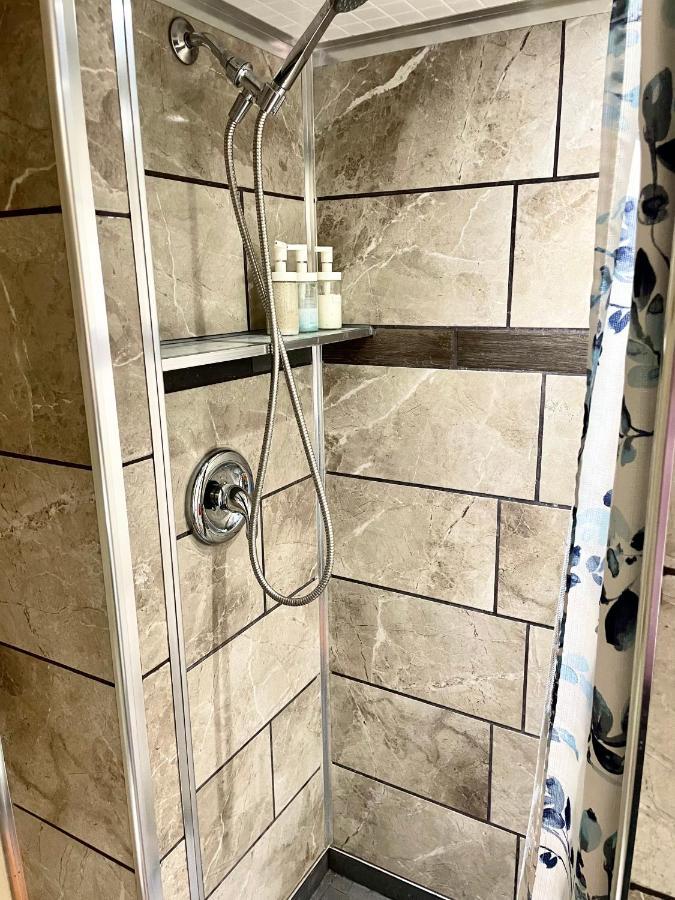 Perfect Home-Private Washrooms,Free Parking,High Speed Net Τορόντο Εξωτερικό φωτογραφία